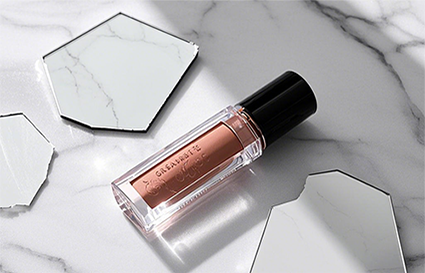 夏天易出汗，怎么化妆才安全？沈阳化妆学校和你说技巧